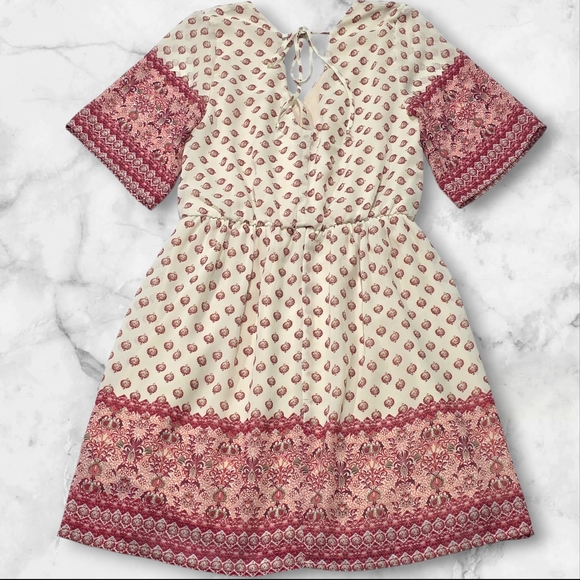 Charlotte Russe Short Sleeve Cream and Red Dress Size Small (S) C1 - Picture 4 of 9